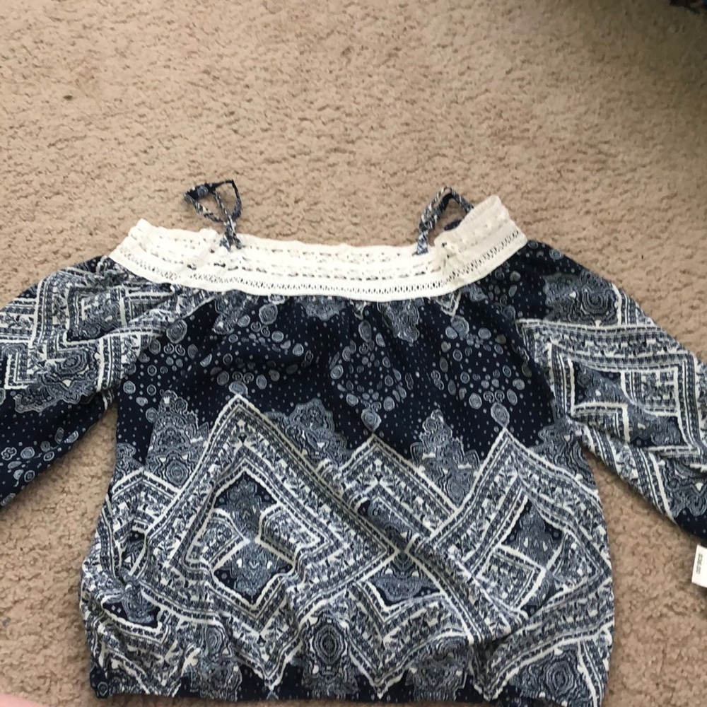 Iz Byer cold shoulder top